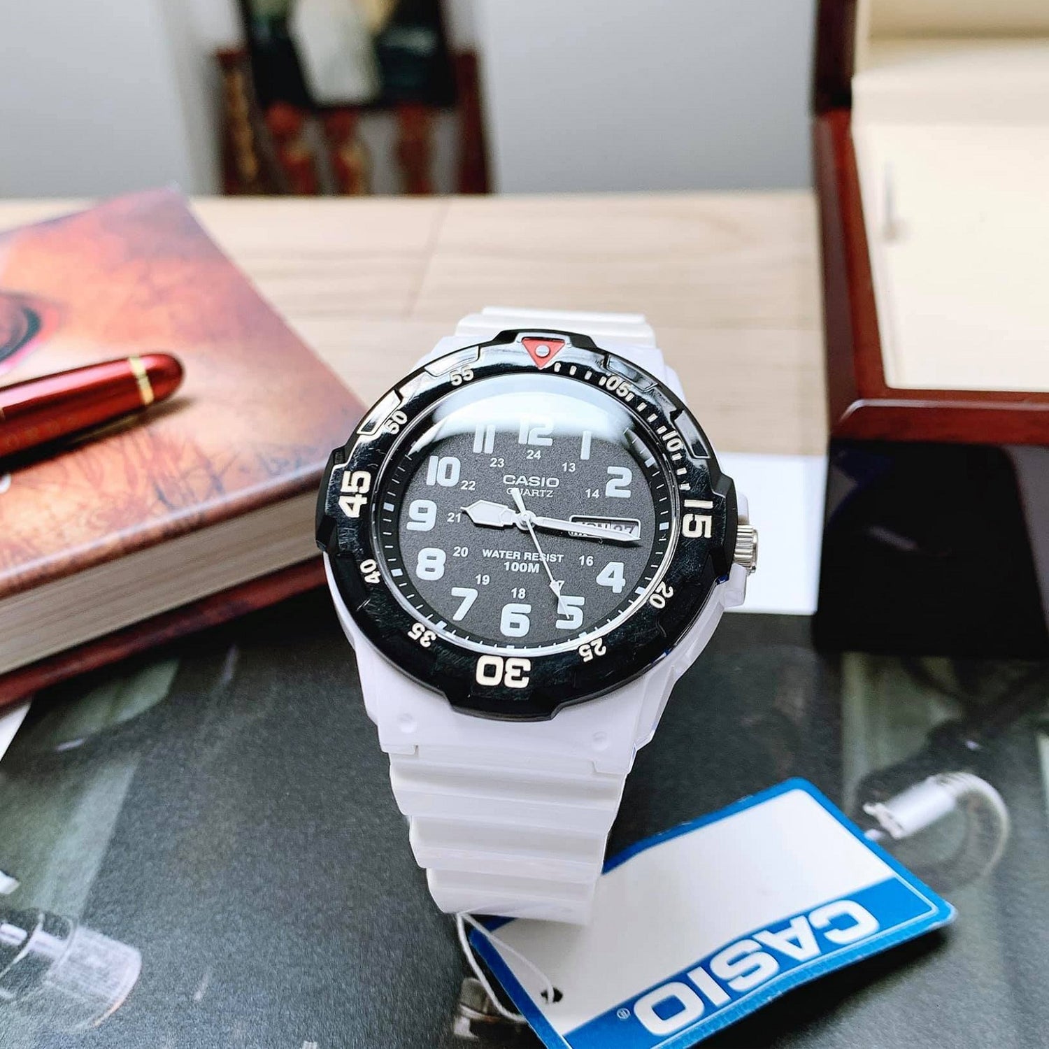 ĐỒNG HỒ CASIO MRW-200HC-7B2VDF Dây nhựa - Mặt số Màu trắng xanh